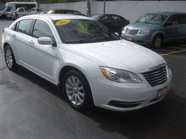 2013 Chrysler 200 Touring 4dr Sedan